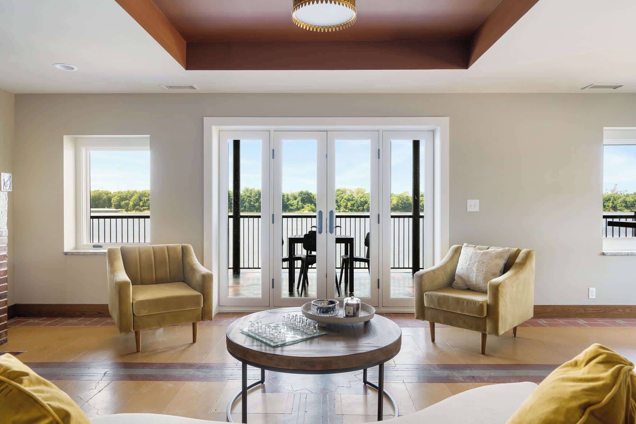 Televisión, estéreo y oficina 