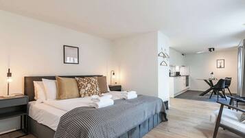 Bügeleisen/Bügelbrett, WLAN, Bettwäsche