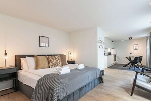 Iron/ironing board, WiFi, bed sheets