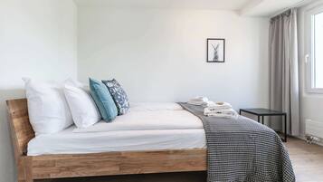 1 habitación, tabla de planchar con plancha, wifi y ropa de cama
