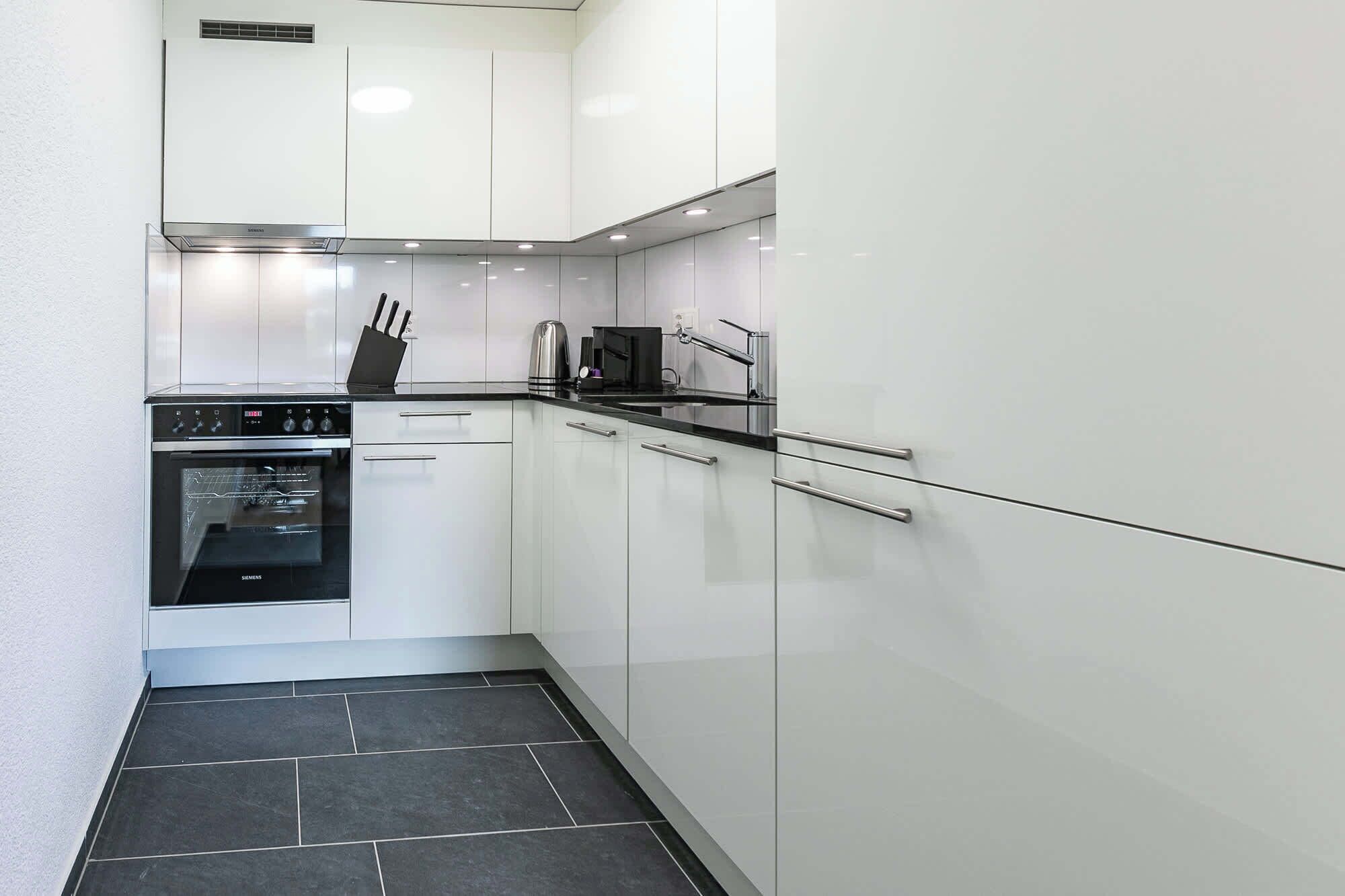 Réfrigérateur, four, plaque de cuisson, lave-vaisselle