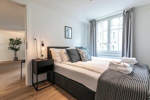 1 habitación, tabla de planchar con plancha, wifi y ropa de cama 