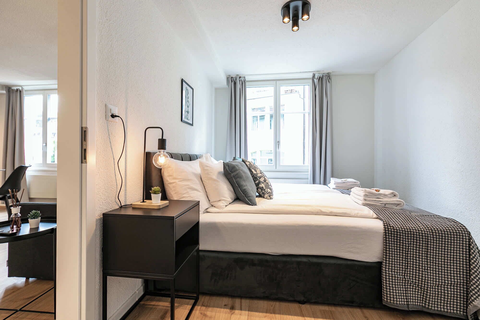 1 habitación, tabla de planchar con plancha, wifi y ropa de cama 