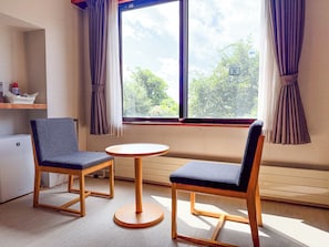 Caja de seguridad en la habitación y wifi gratis