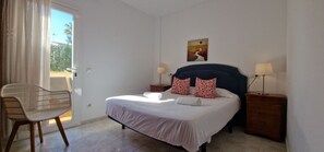 3 chambres, fer et planche à repasser, Wi-Fi gratuit, draps fournis