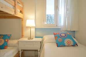 3 bedrooms, iron/ironing board, free WiFi, bed sheets