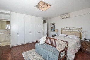 Apartment | 4 bedrooms - Sea Point Luxury Four Bedroom Apartments (Cape Town)