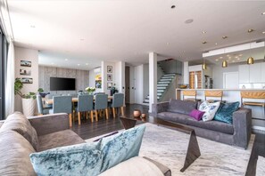 Apartment | 5 bedrooms - Ocean Views 5 Bedroom Apartments (Cape Town)