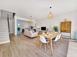 Apartment | 3 bedrooms - Lovely 3 Bedroom Apartments (Cape Town)