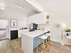 Apartment | 3 bedrooms - Lovely 3 Bedroom Apartments (Cape Town)