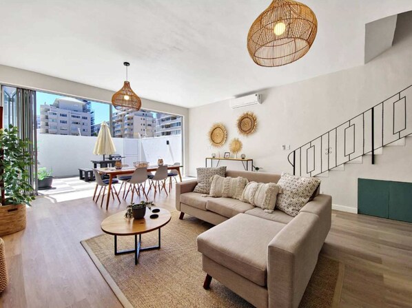 Apartment | 3 bedrooms - Lovely 3 Bedroom Apartments (Cape Town)