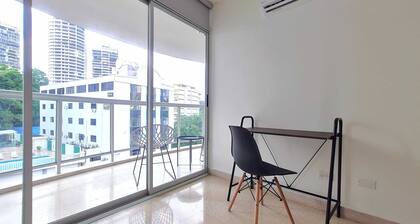 w Modern 2BR In La Cresta