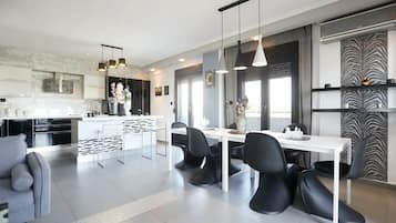 House | 4 bedrooms, Internet