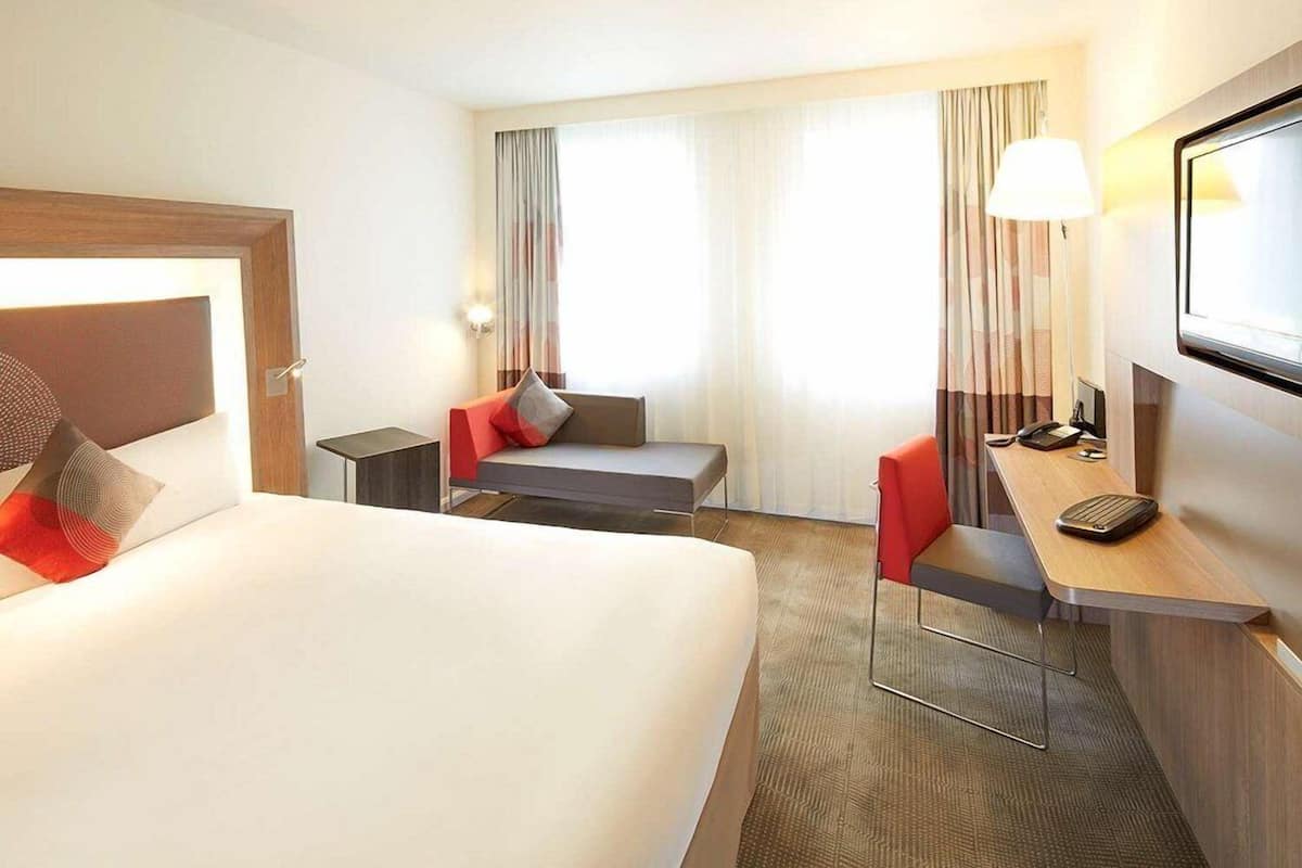 Premium bedding, minibar, in-room safe, laptop workspace