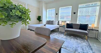 Gold Coast Living: Modern Studio Unit