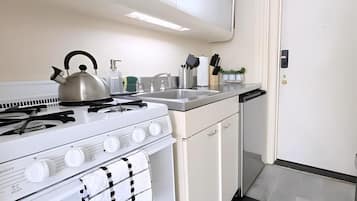 Microwave, oven, stovetop, coffee/tea maker