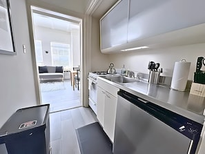 Microwave, oven, stovetop, coffee/tea maker