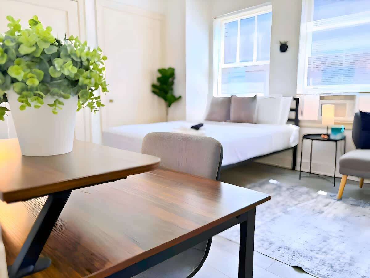 デスク、アイロン / アイロン台、旅行用ベビーベッド、WiFi