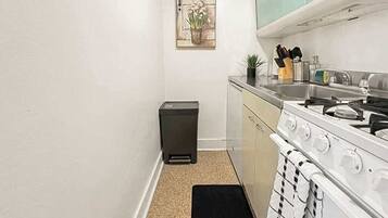 Microwave, oven, stovetop, coffee/tea maker