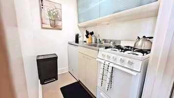 Microwave, oven, stovetop, coffee/tea maker