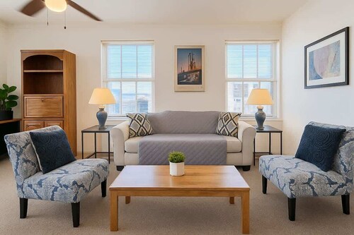 Stylish Gold Coast 1BR with Vintage Flair