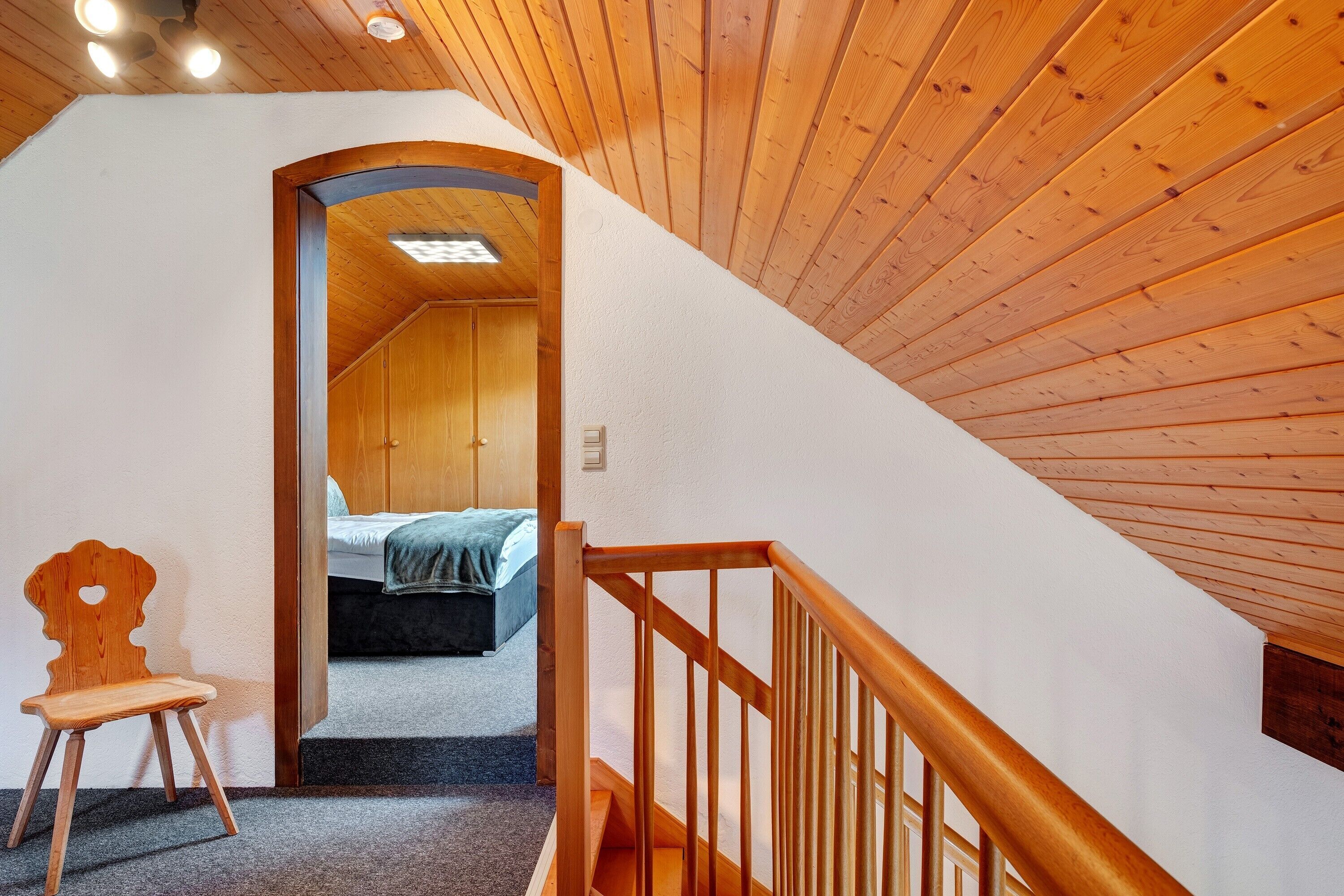 المنشأة من الداخل