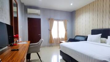 Deluxe Double Room, Balcony, River View | Desk, free WiFi