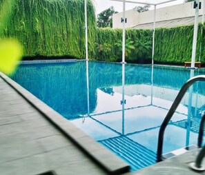 2 outdoor pools, open 8:00 AM to 6:00 PM, sun loungers