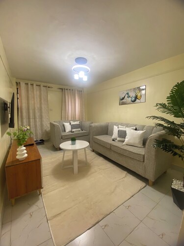 Affordable clean and cozy Airbnb it’s located near the road and feels like home.