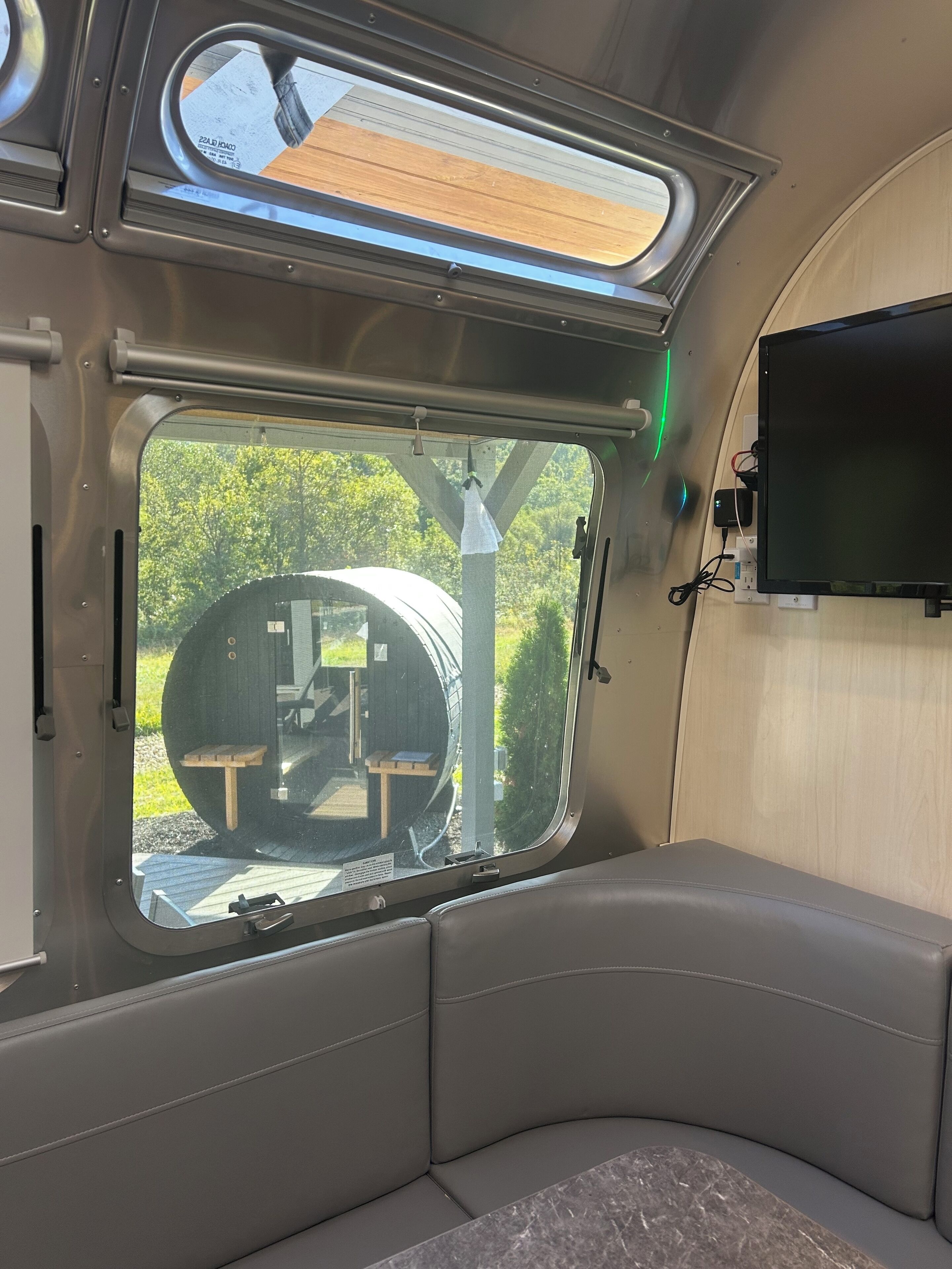 Luxury Airstream Family Glamping 6 Of 6 On-site Hiking, Hot Tub, Sauna, Bunk - Ohio