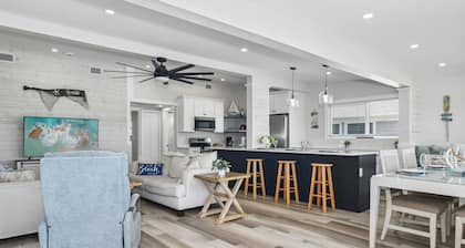 1 Mi to Fort Myers Beach Access! Chic Coastal Home