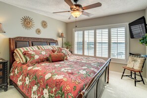 Interior - Walk to Turtle Beach! Bayfront Unit w/ Pool & Dock (Siesta Key)