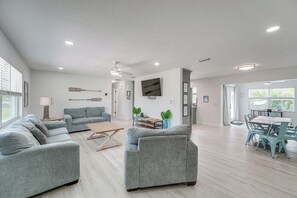 House (3 Bedrooms) | Interior