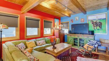 House (4 Bedrooms) | Front of property