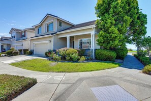 House (3 Bedrooms) | Interior - 1 Block to Bay: Pet-friendly Retreat in Alameda! (Alameda)