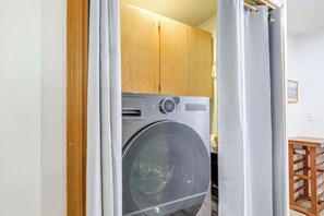 Rumah (2 Bedrooms) | Interior