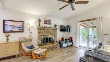 House (2 Bedrooms) | Interior