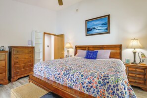 House (2 Bedrooms) | Interior - Tranquil Home w/ Patio & Fenced Yard in Vancouver! (Vancouver)