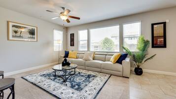 House (5 Bedrooms) | Interior