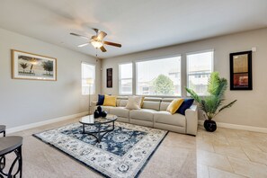 House (5 Bedrooms) | Interior