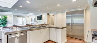 1 Mi to OU! Group Getaway w/ Game Room, Pool