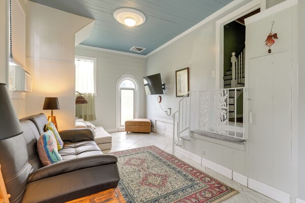 House (5 Bedrooms) | Interior