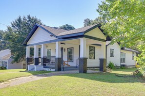 Apartment (2 Bedrooms) | Interior - Pet-friendly ATL Hub - 9 Mi to Downtown (College Park)