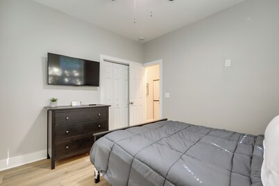 Pet-friendly ATL Hub - 9 Mi to Downtown