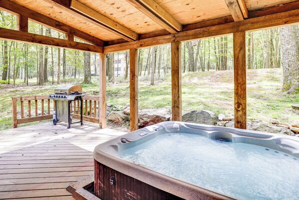 House (3 Bedrooms) | Outdoor spa tub