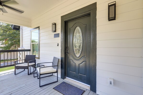 Apartment (2 Bedrooms) | Interior - 9 Mi to Dtwn Atl: Pet-friendly Apt w/ Yard (College Park)