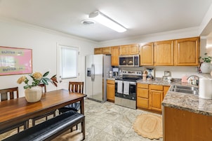 House (4 Bedrooms) | Interior