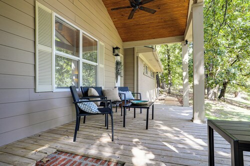 < 1 Mi to Ole Miss & The Grove! Charming Getaway