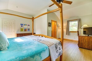 House (2 Bedrooms) | Interior - Waterfront Escape w/ Beach Access in Bridgton (Bridgton)