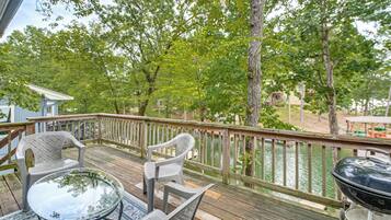Apartment (2 Bedrooms) | Front of property